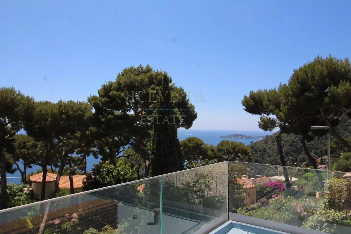 Maison à louer, 180m², Èze