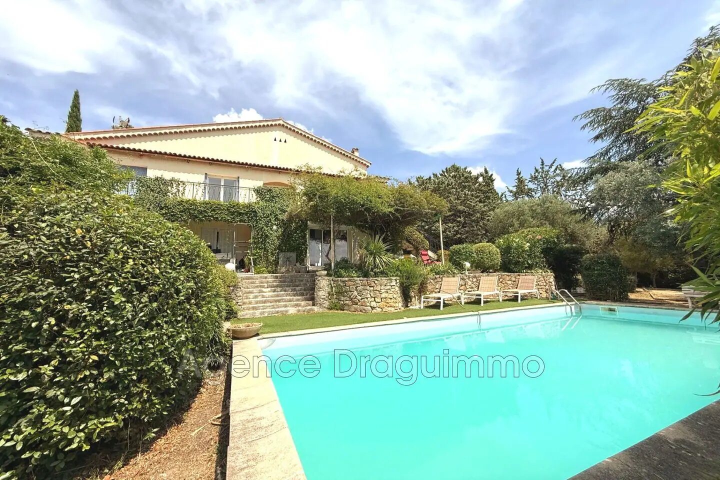 Maison à vendre, 1800m², Draguignan