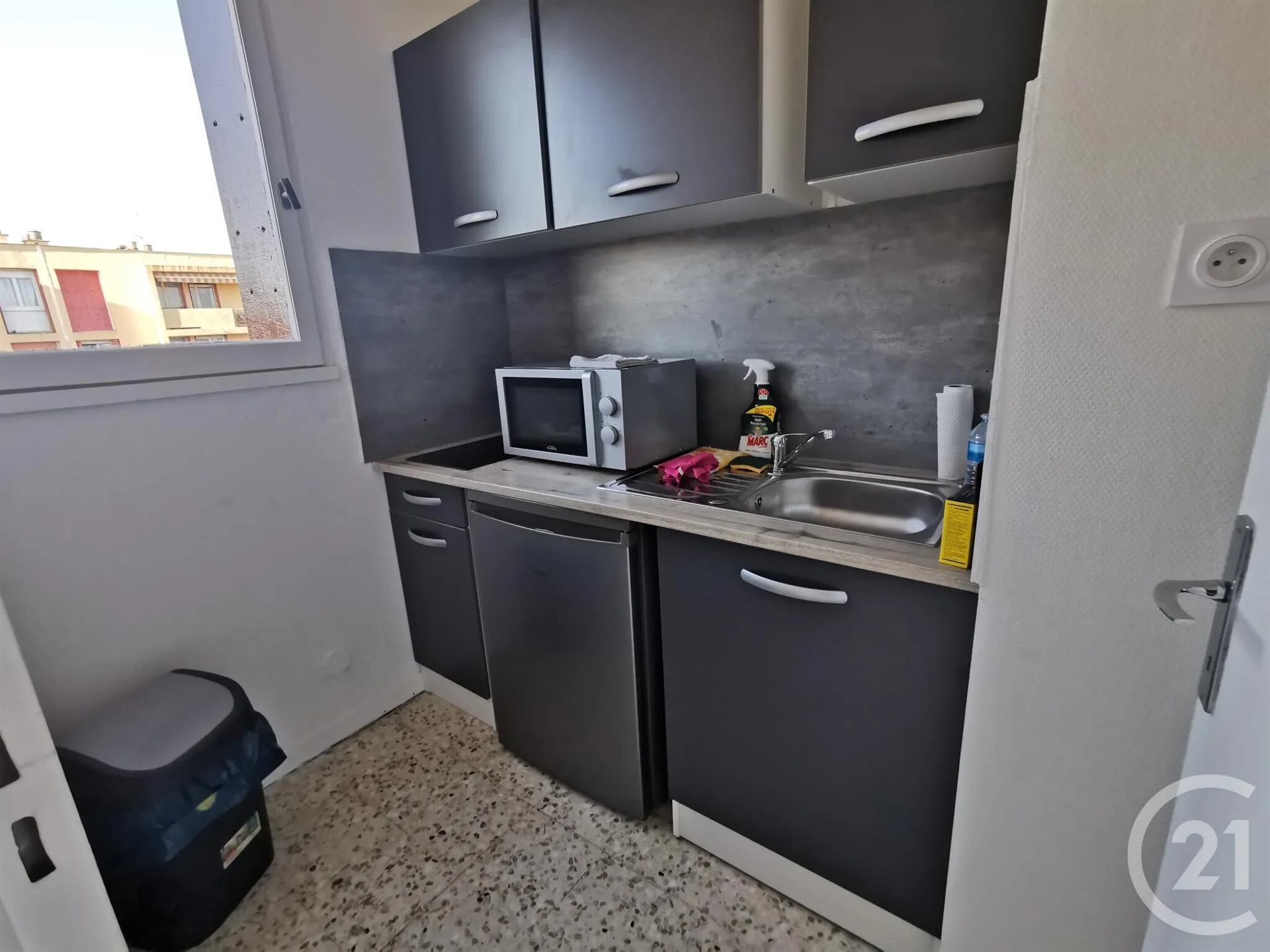 Appartement à louer, 26m², Nîmes