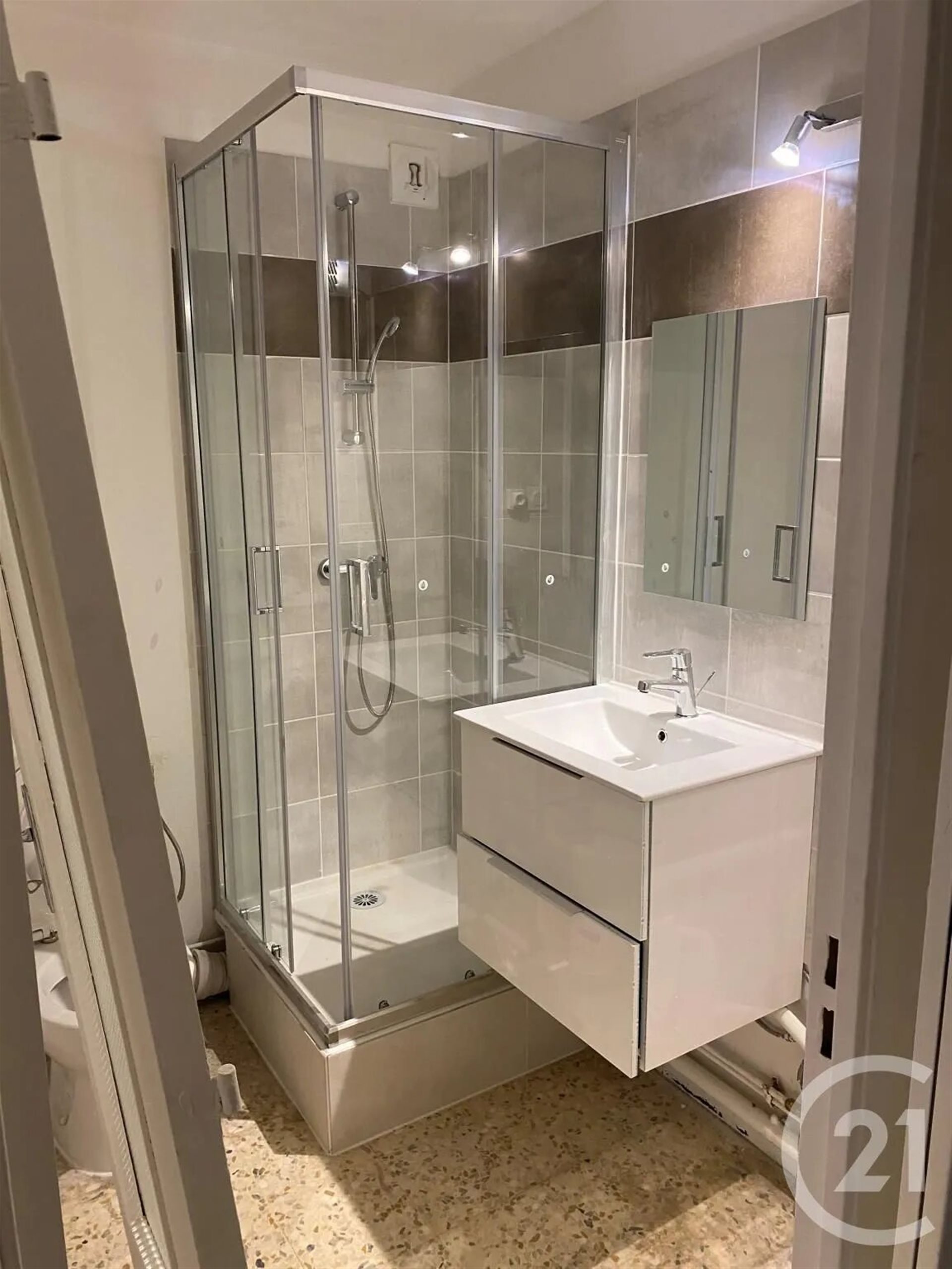 Appartement à louer, 26m², Nîmes