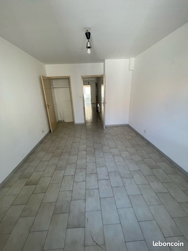 Appartement à louer, 51m², Nîmes