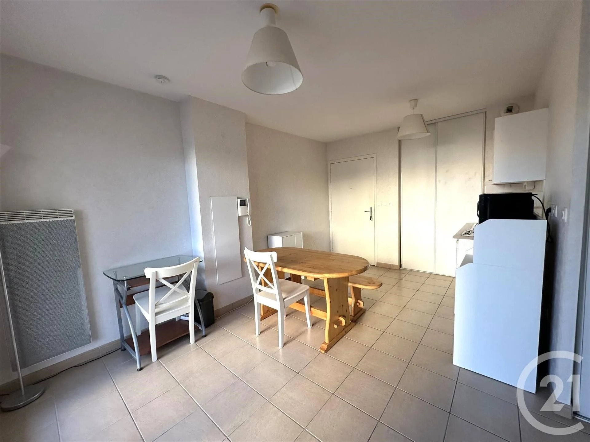 Appartement à louer, 28m², Nîmes