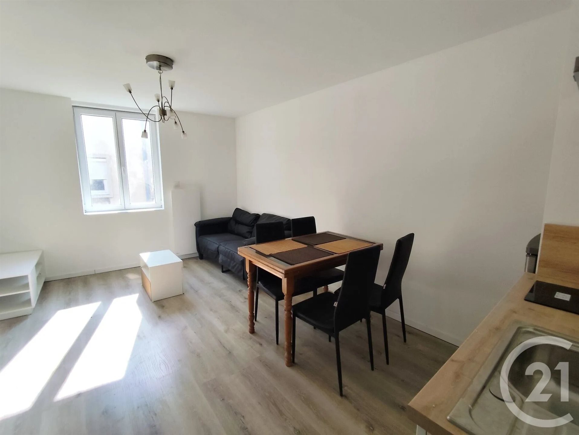 Appartement à louer, 27m², Nîmes