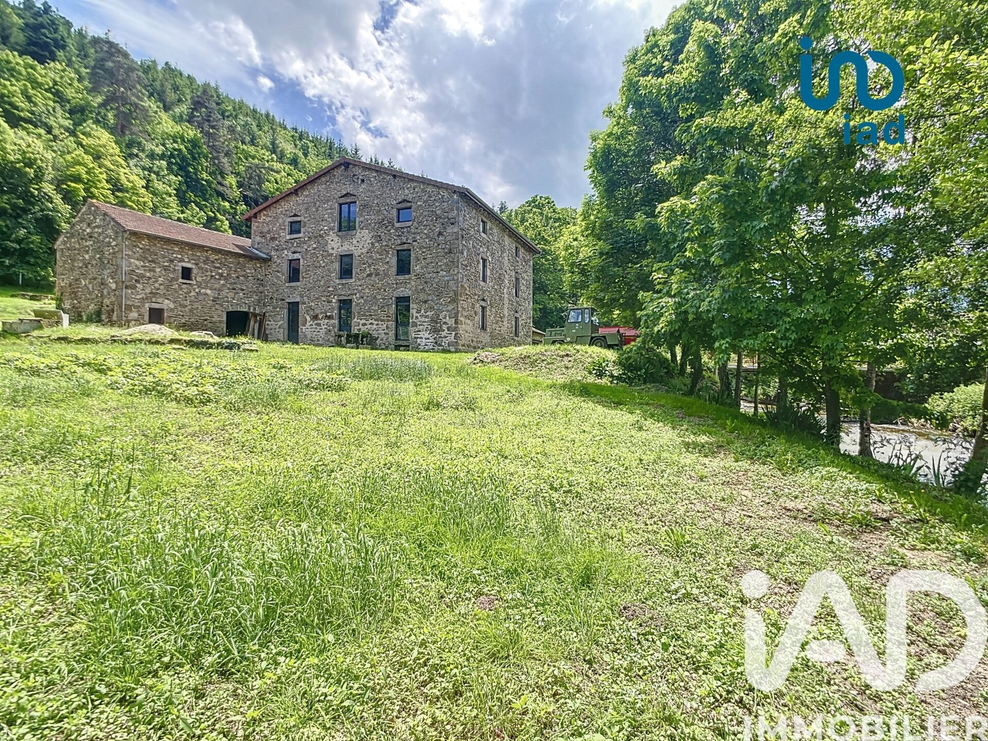 Maison à vendre, 487m², Bourg-Argental