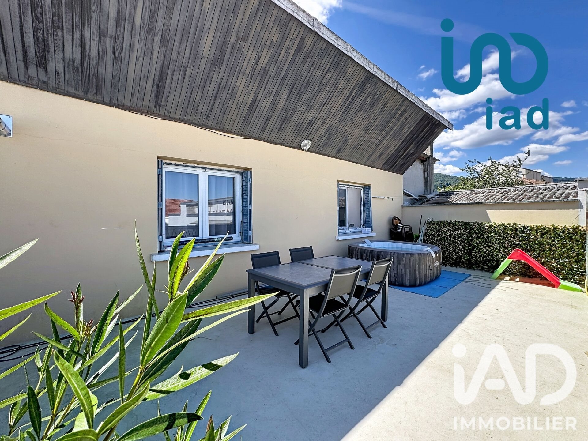 Maison à vendre, 581m², Maclas