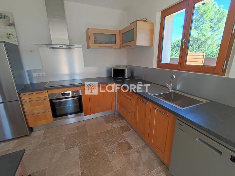 Appartement à louer, 32m², Tourrettes