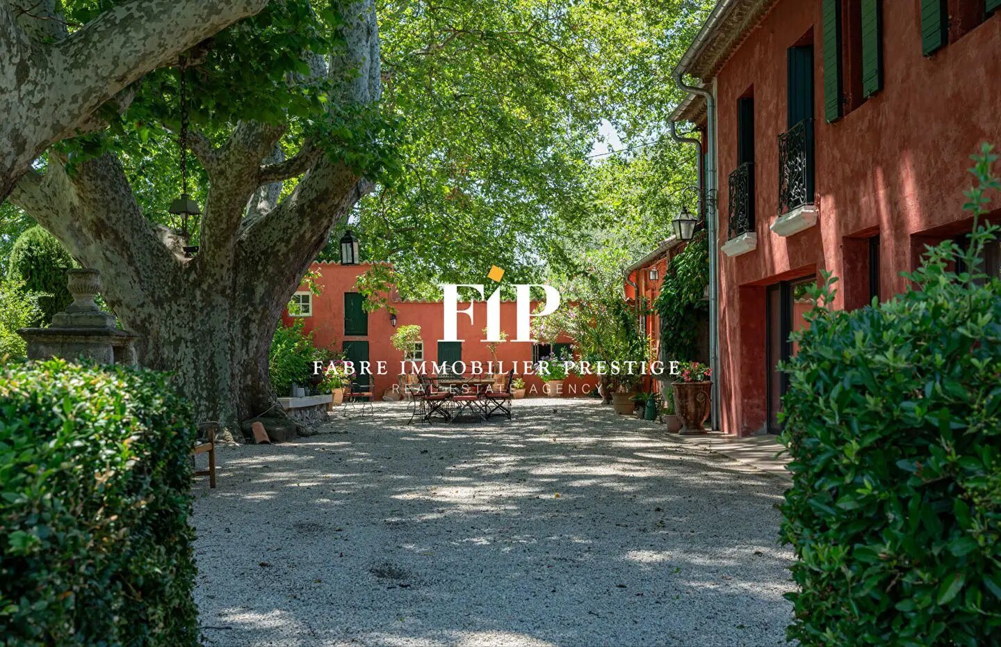 Maison à vendre, 745m², Eygalières