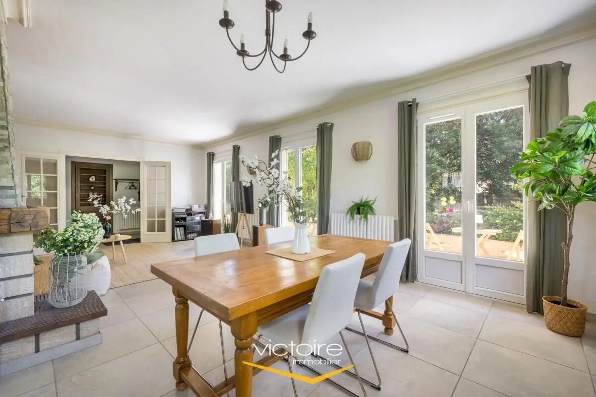 Maison à vendre, 254m², Saint-Priest