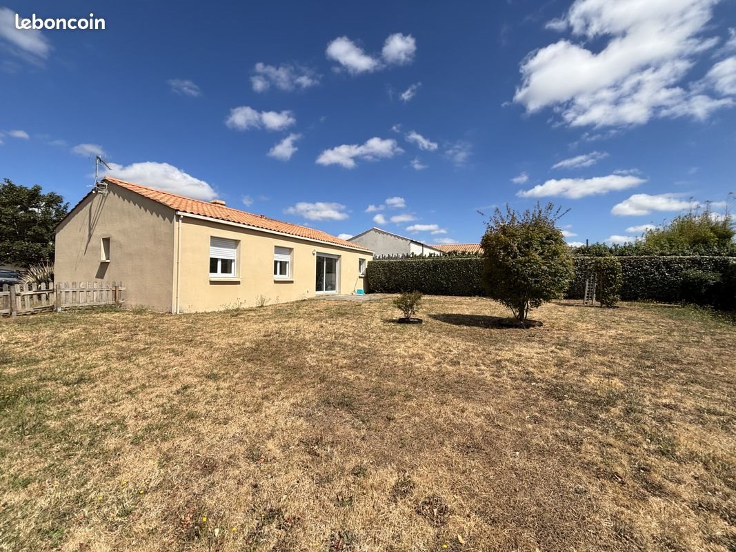 Maison à louer, 83m², Grosbreuil