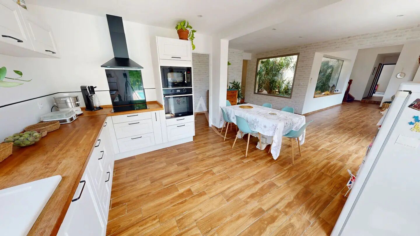 Maison à vendre, 224m², Vinassan