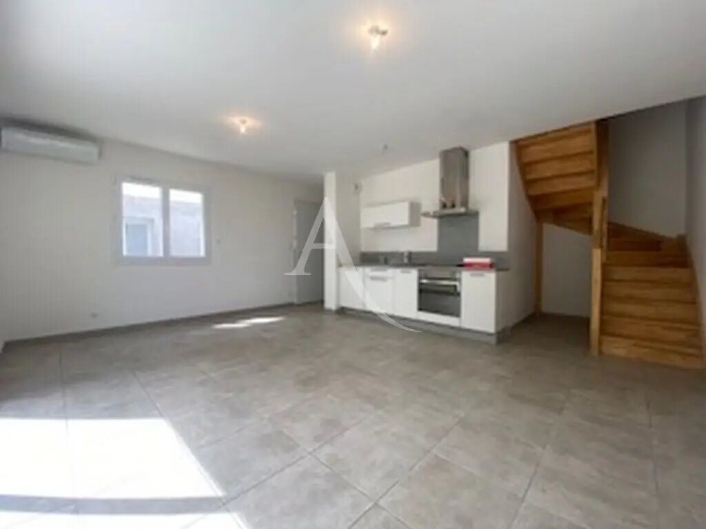 Maison à louer, 63m², Vinassan