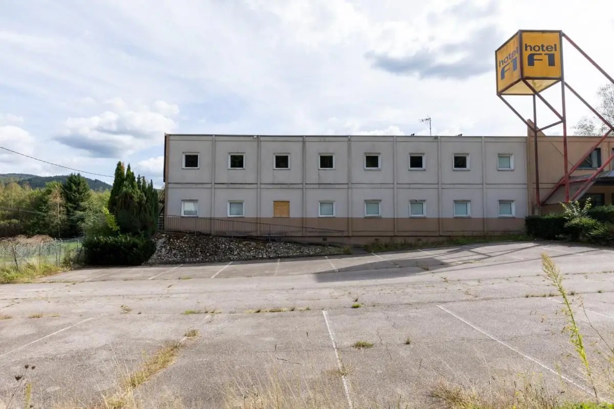 Appartement à vendre, 916m², Saint-Nabord