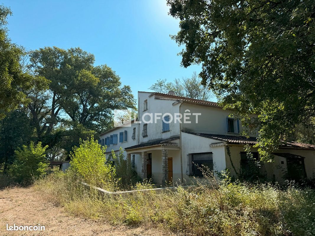 Appartement à vendre, 880m², Brignoles