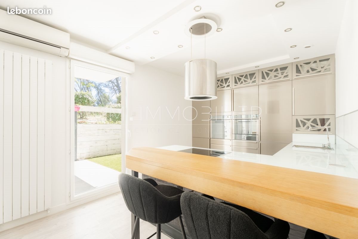 Appartement à vendre, 67m², Simiane-Collongue