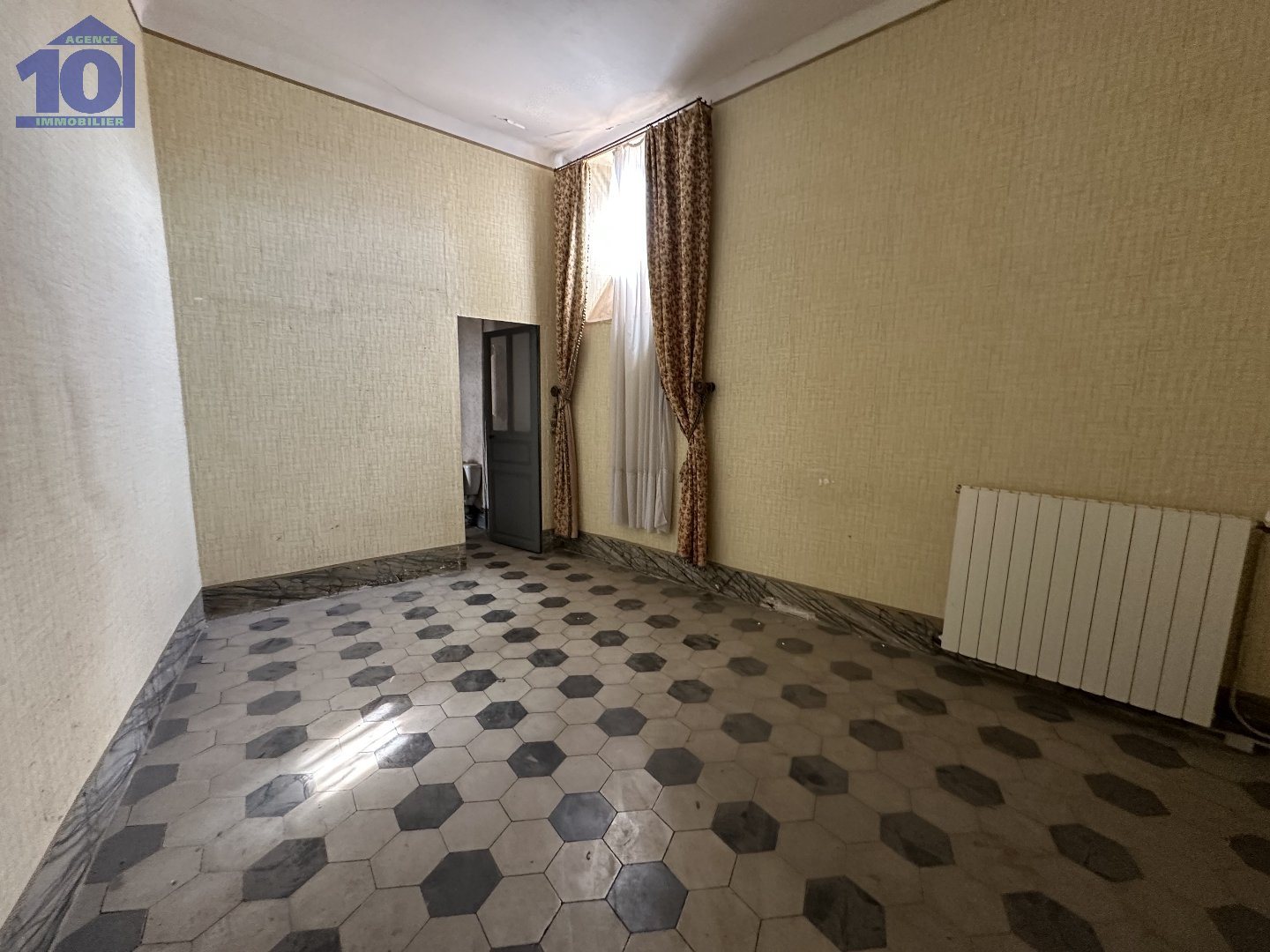 Maison à vendre, 360m², Lespignan
