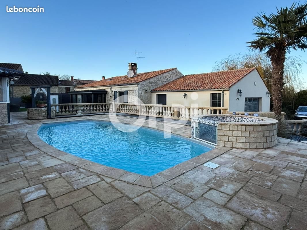 Maison à vendre, 125m², Genouillé