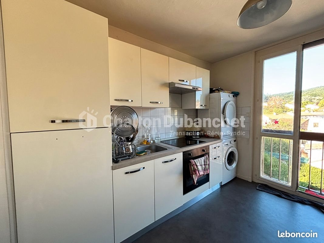 Appartement à louer, 92m², Saint-Haon-le-Châtel