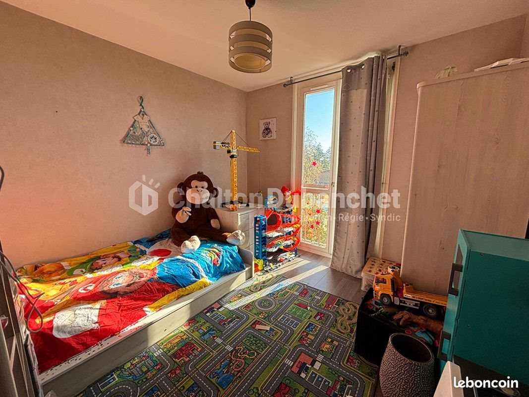 Appartement à louer, 92m², Saint-Haon-le-Châtel