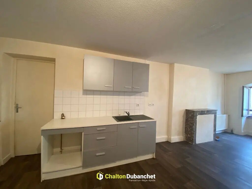 Appartement à louer, 76m², Saint-André-d'Apchon
