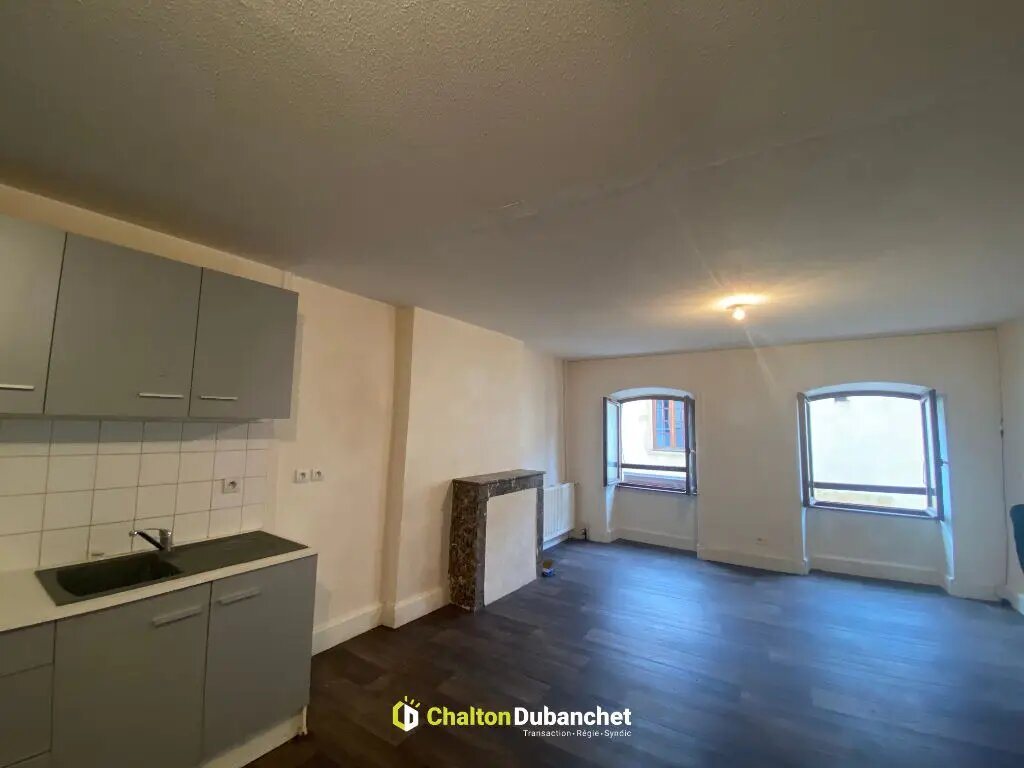 Appartement à louer, 76m², Saint-André-d'Apchon