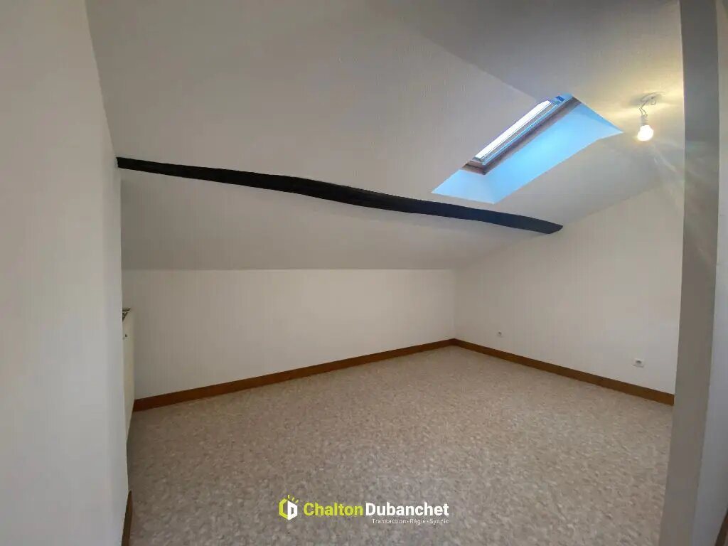 Appartement à louer, 76m², Saint-André-d'Apchon
