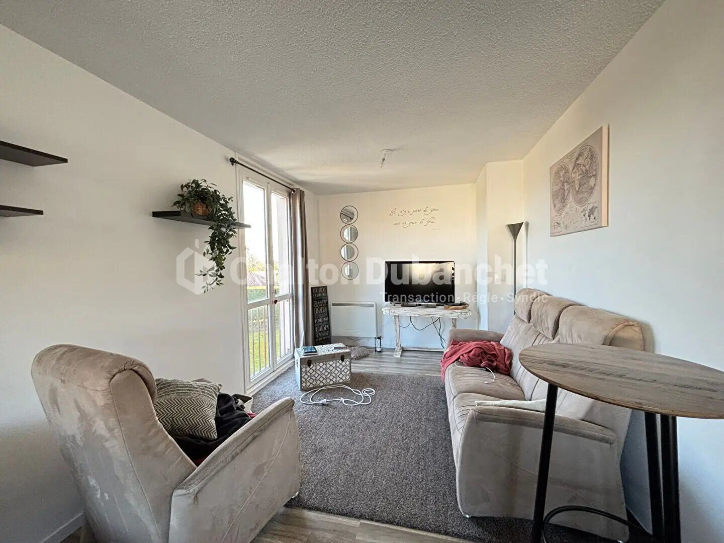 Appartement à louer, 74m², Saint-Haon-le-Châtel