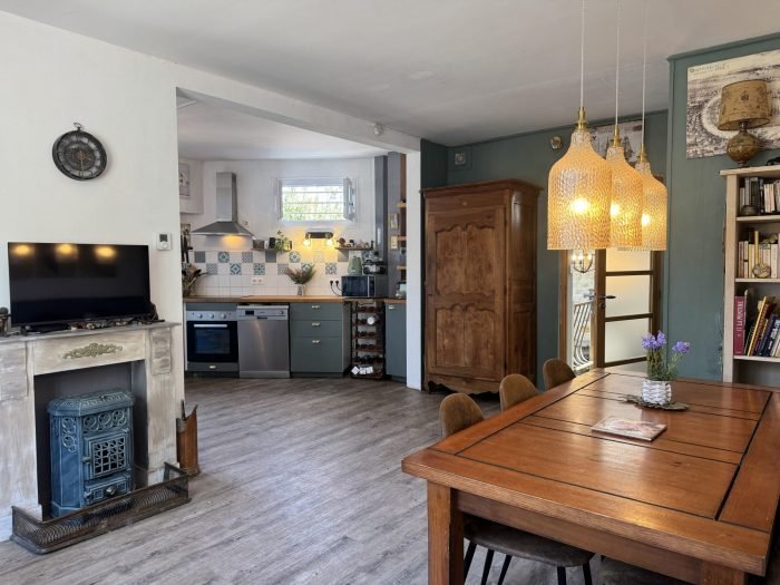 Maison à vendre, 102m², Mortagne-sur-Gironde