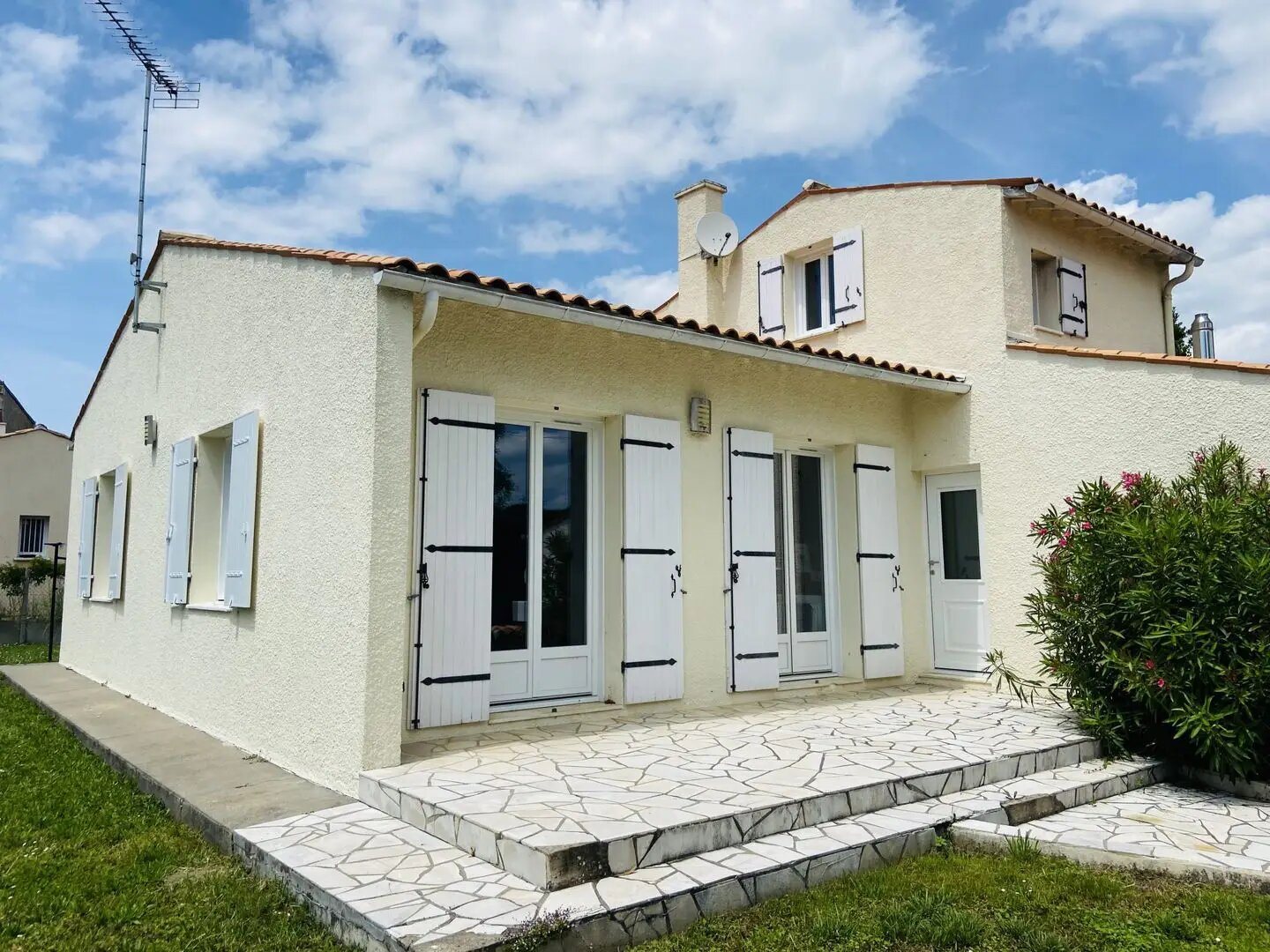 Maison à louer, 97m², Cozes