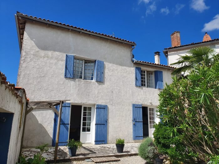 Maison à vendre, 181m², Mortagne-sur-Gironde