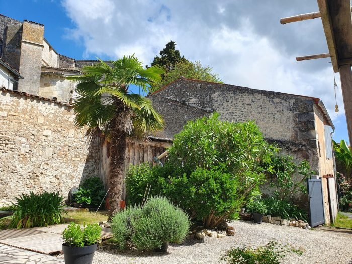 Maison à vendre, 181m², Mortagne-sur-Gironde