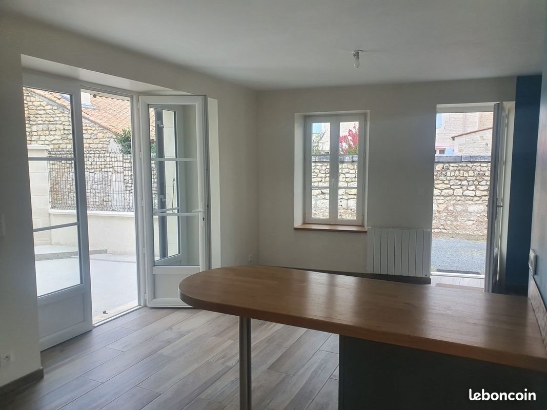 Maison à louer, 51m², Meursac
