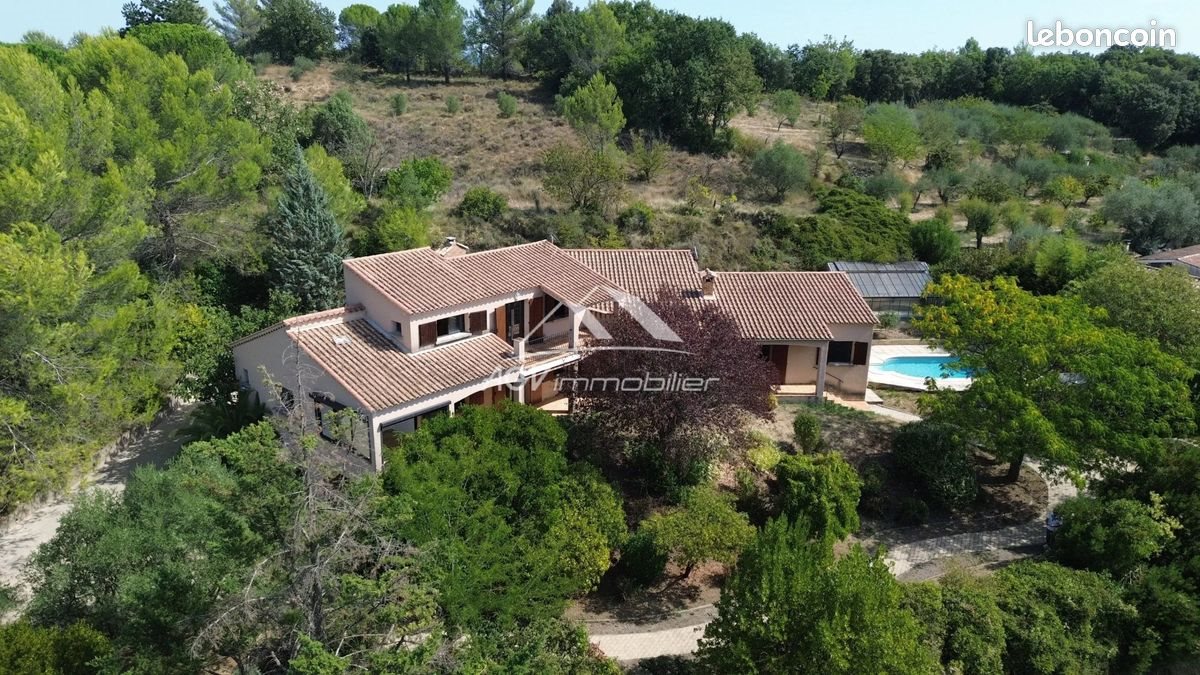 Maison à vendre, 197m², Lézan