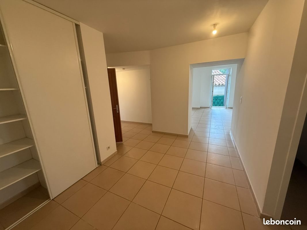 Appartement à louer, 121m², Avèze