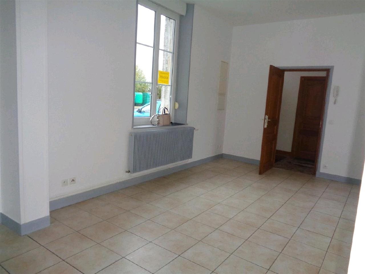 Appartement à louer, 72m², Nesle