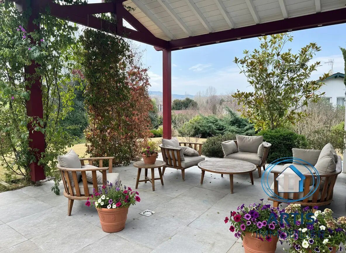 Maison à vendre, 105m², Saint-Pée-sur-Nivelle