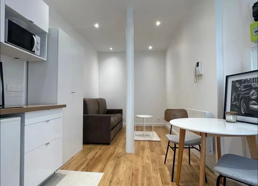 Appartement à louer, 18m², Paris 18ème