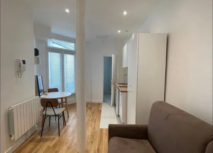 Appartement à louer, 18m², Paris 18ème