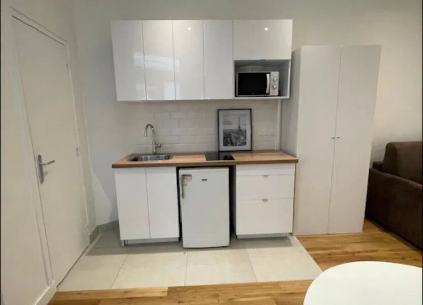 Appartement à louer, 18m², Paris 18ème