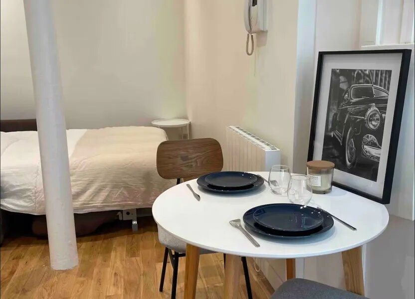 Appartement à louer, 18m², Paris 18ème