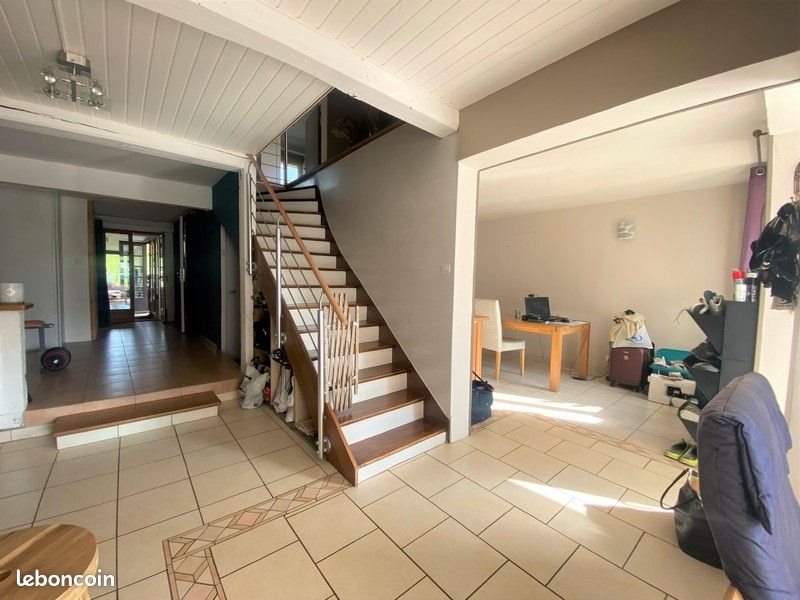 Maison à louer, 160m², Flize