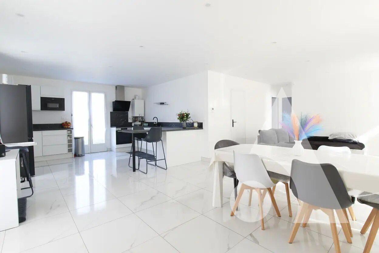 Maison à vendre, 90m², Pont-Sainte-Maxence