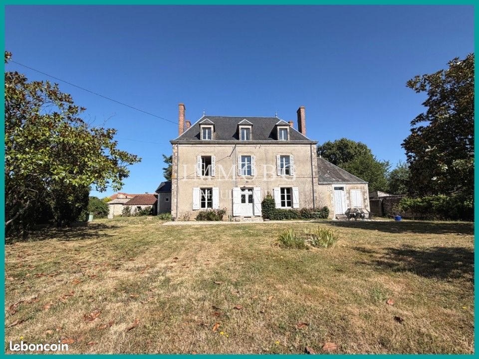 Maison à vendre, 297m², Nueil-les-Aubiers