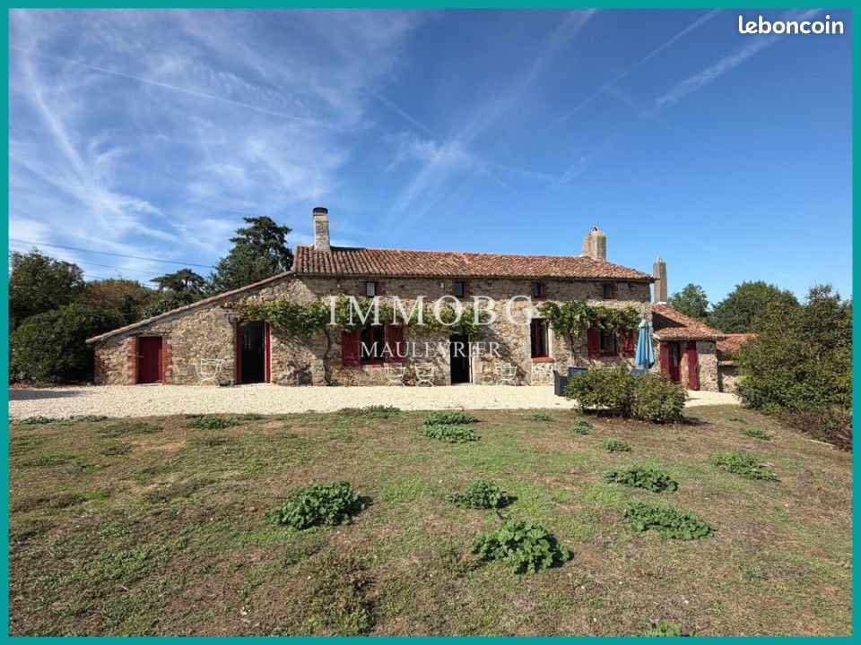 Maison à vendre, 230m², Yzernay