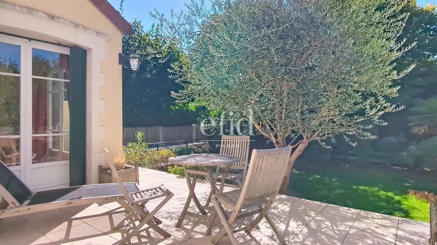 Maison à vendre, 220m², La Celle-Saint-Cloud