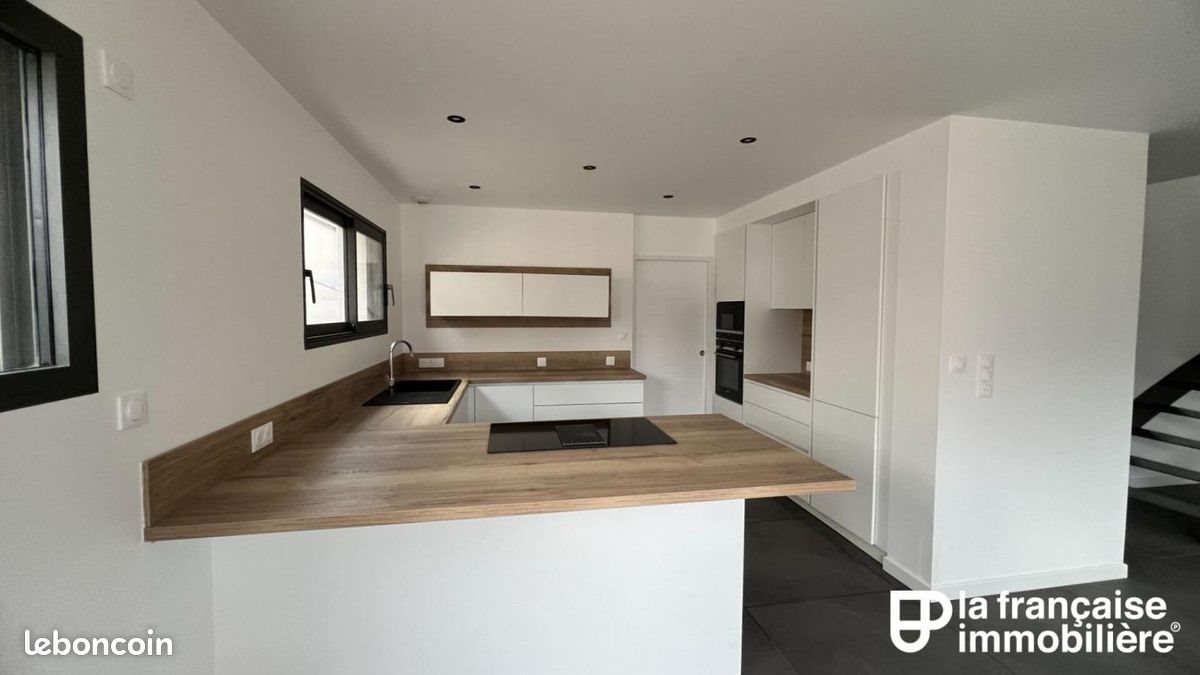 Maison à louer, 126m², Chevaigné
