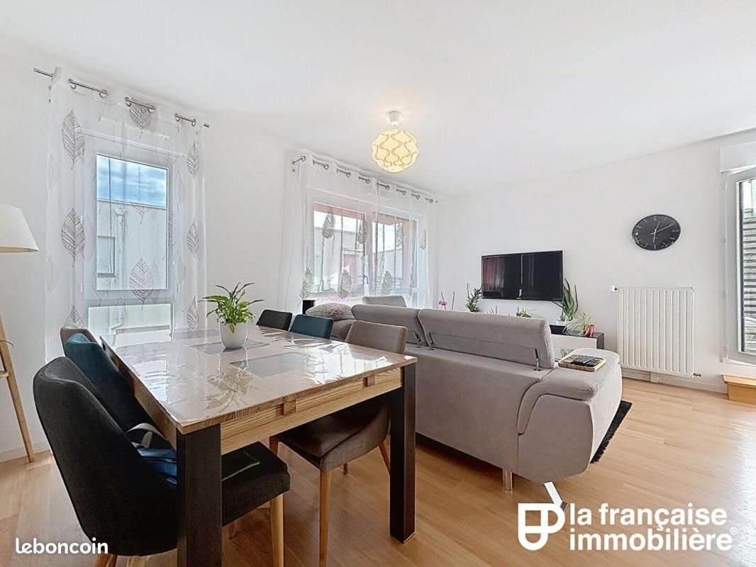 Appartement à louer, 65m², La Mézière