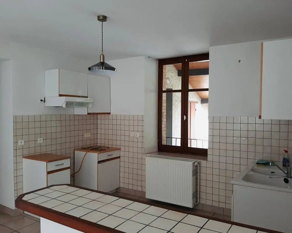 Appartement à louer, 65m², Saint-Geoire-en-Valdaine