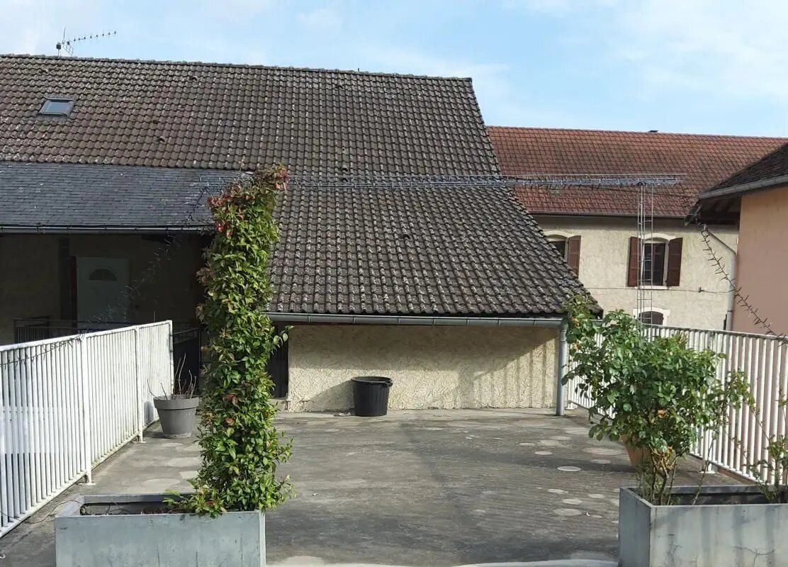 Appartement à louer, 65m², Saint-Geoire-en-Valdaine