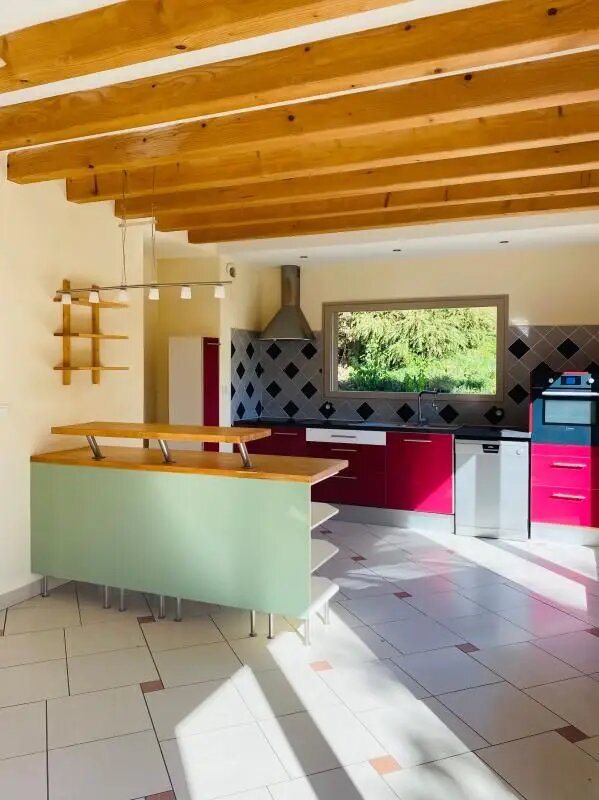 Maison à louer, 153m², Saint-Geoire-en-Valdaine