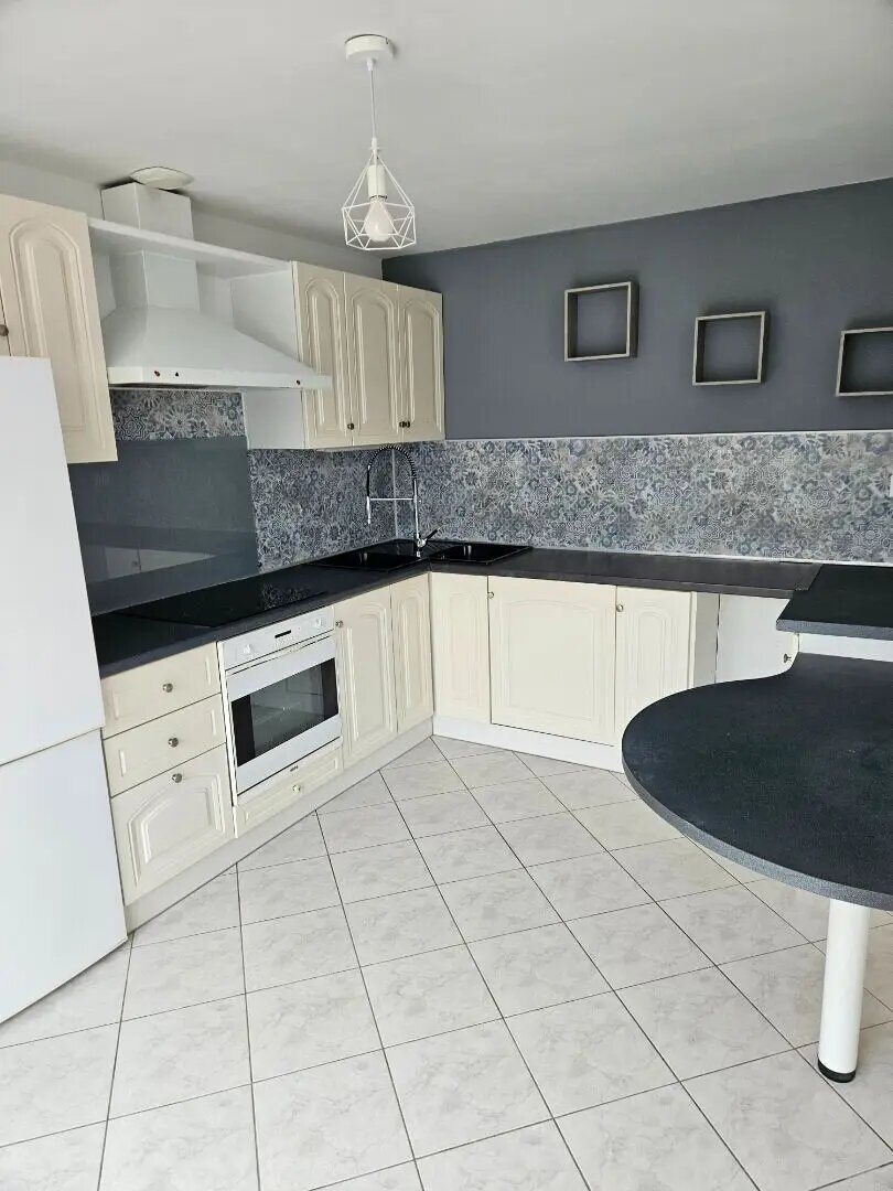 Maison à louer, 75m², Montaigu